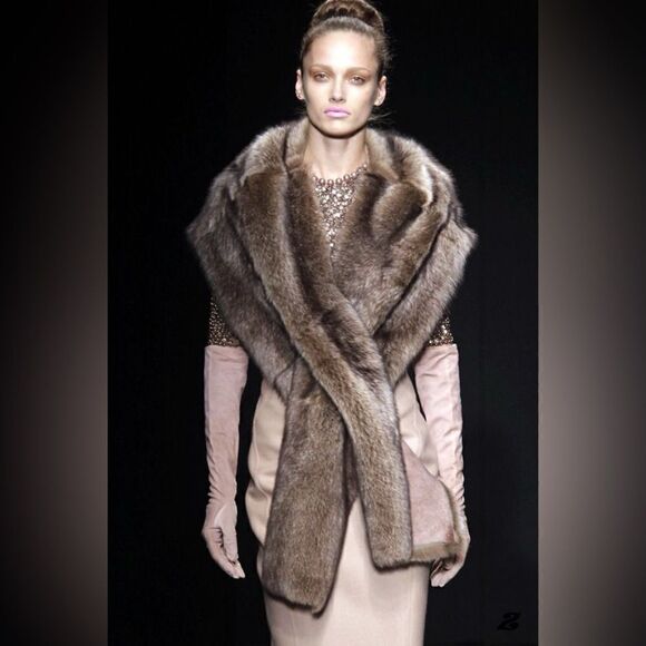 Donna Karan * Fall 2011 Runway Lamb Shearling Stole - Picture 5 of 16